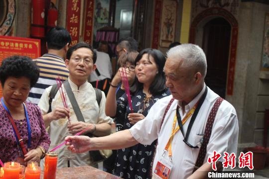 8旬臺胞攜“80后”子輩尋根老人懷舊年輕人崇新