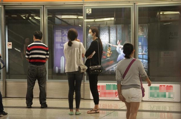 懷孕6個(gè)多月腿依然纖細(xì)