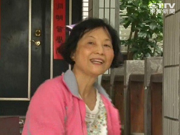 臺媒曝葉世文妻子勤儉生活 吃60元自助餐穿百元衣 臺媒曝葉世文妻子勤儉生活 吃60元自助餐穿百元衣