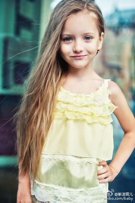 ˊʘӍ _˹}ͯģ(Angelina Kurkina)lһM,ƬСͰ׃,·`䷲g
